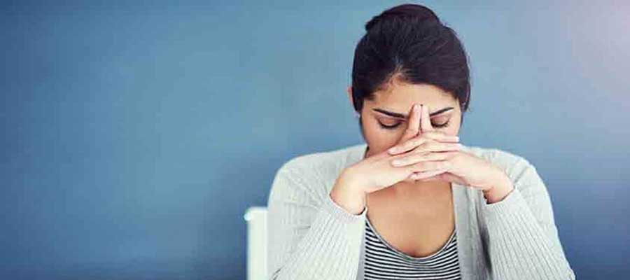 6 Striking Things Every Cancer Patient Had In Common: Picture of a stressed lady